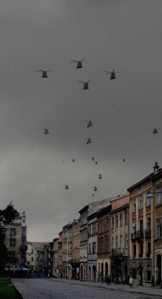 вертольоти над Львовом